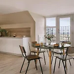 Sonder Royal Garden Apartments