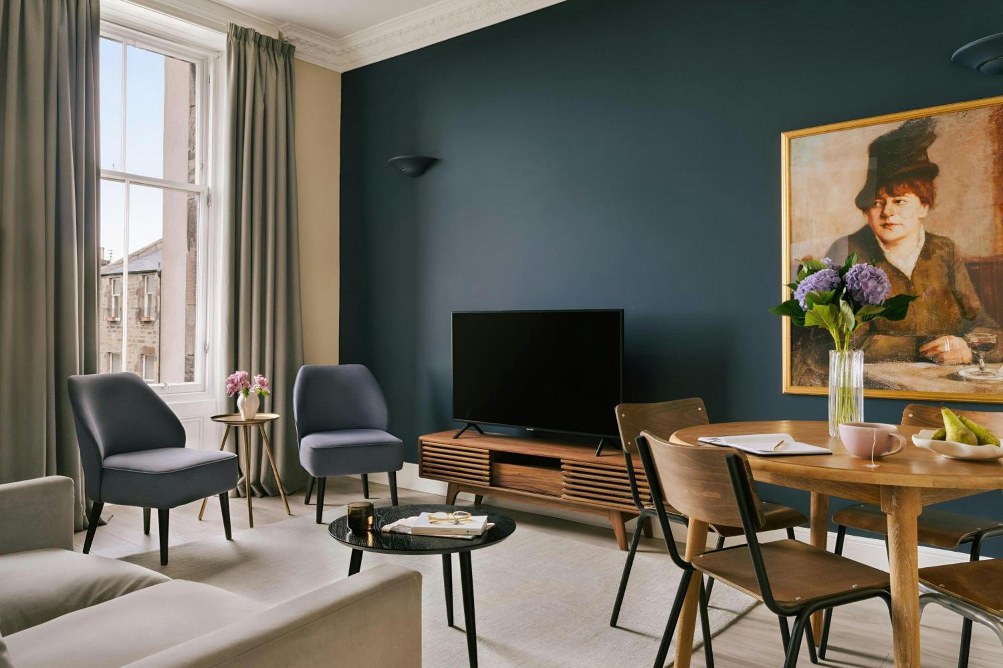 Sonder Royal Garden Aparthotel