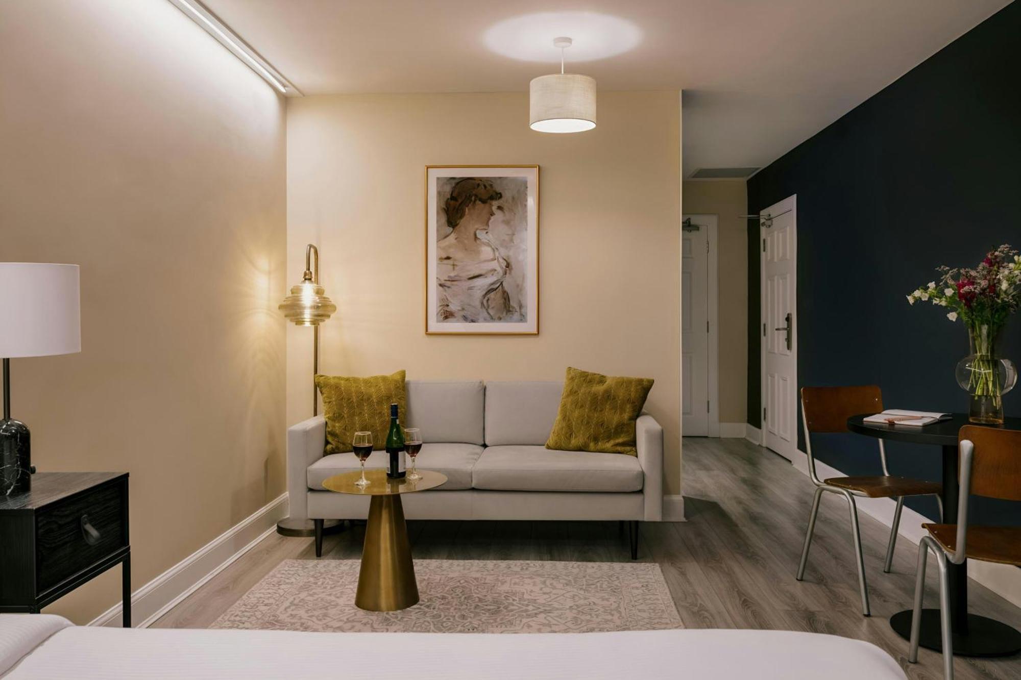 Sonder Royal Garden Aparthotel 4*